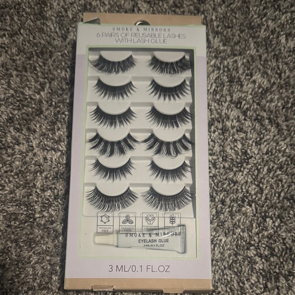 Smoke & Mirrors Other - Smoke & Mirrors Elegant Black Lashes with Glue